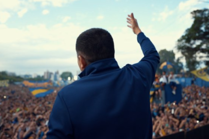 Riquelme portato in trionfo: il ‘Mundo Boca’ ha già votato